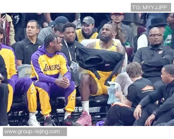 骑士与湖人16号的激烈对决揭示篮球赛场上的荣耀与挑战